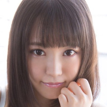 月本愛