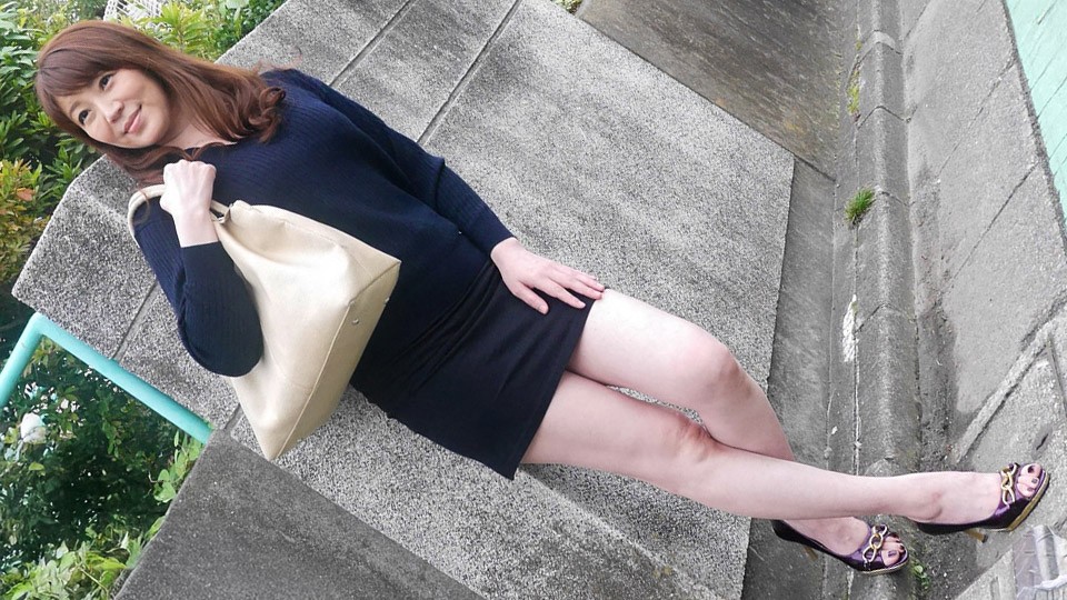 paco paco mama 060525_100 miniskirt beautiful legs beautiful mature woman picked up and creampied twice!