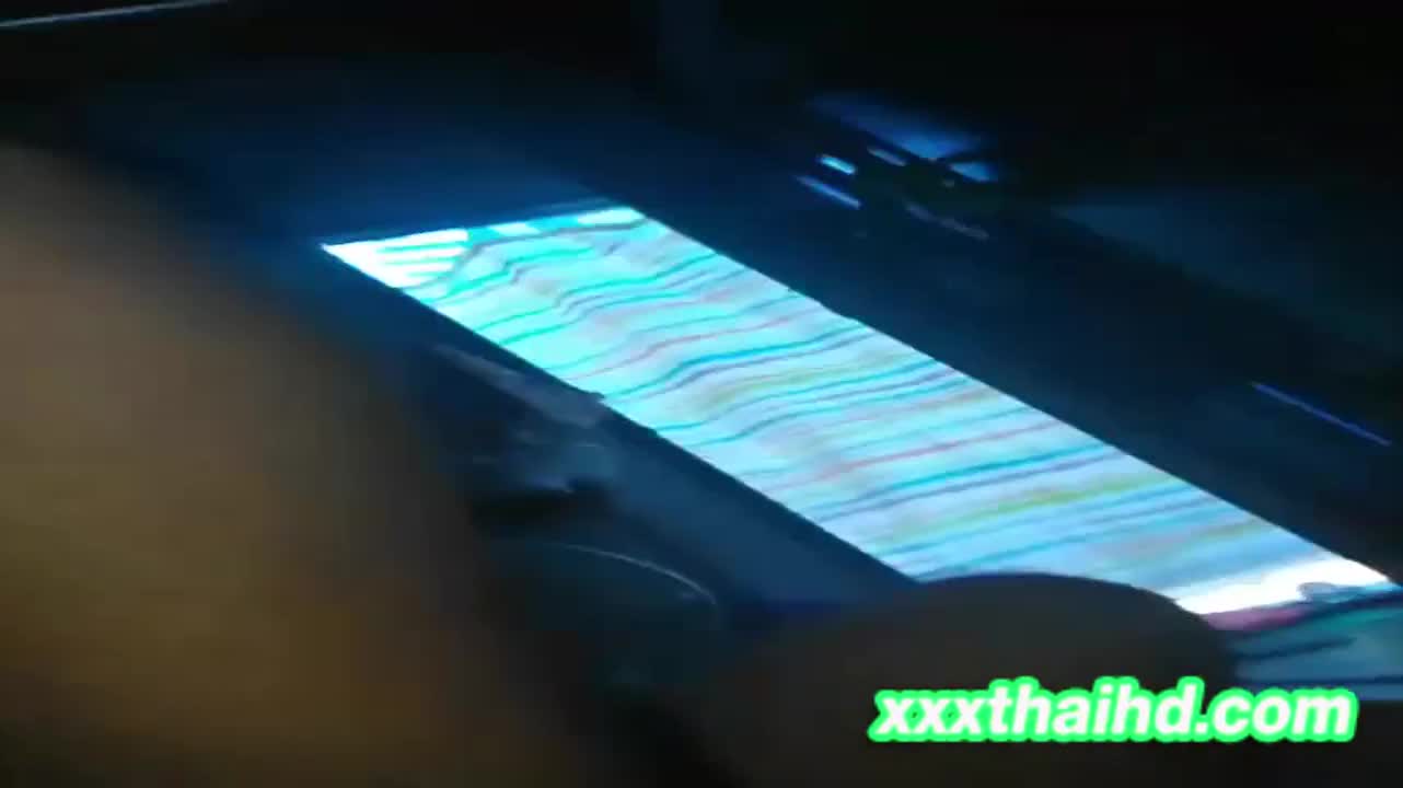 กล้าจริงๆ เปิดประตู เย็ดให้ลุ้น ว่าจะมีคนเข้ามาไหม ไม่กลัวใครมาเห็นเลย คู่ไทย