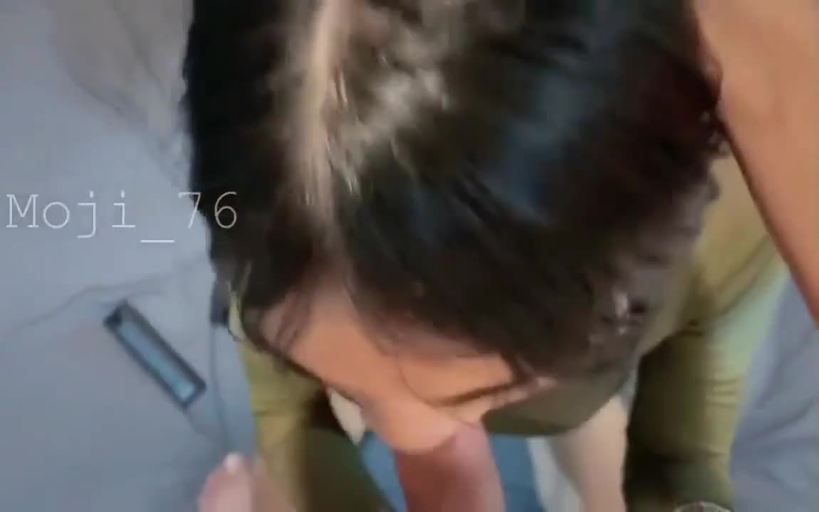 (OnlyFans) 泄露的剪辑,Nong moji 76,像醉汉一样为丈夫吸鸡巴。 然后拉进拉出,直到风筝断水。