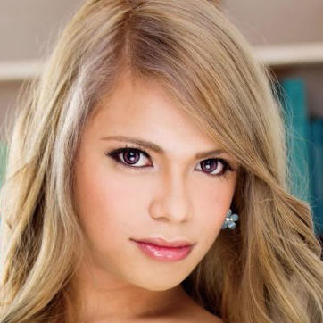 凛花アナスタシア