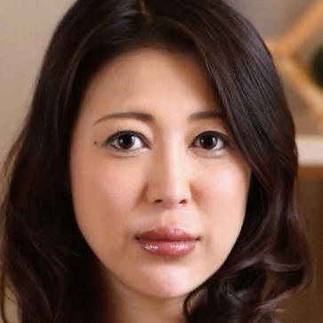 仁科りえ