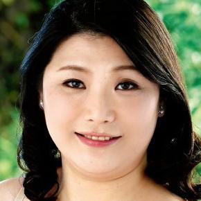 三峰かずこ