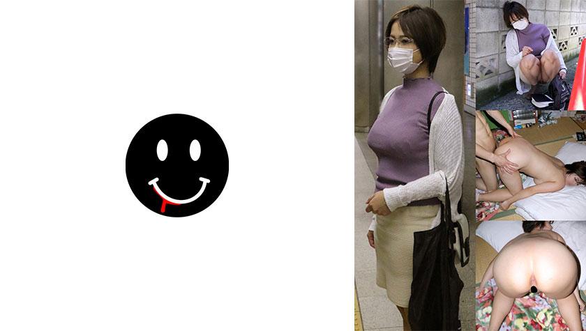 Glasses-wearing housewife