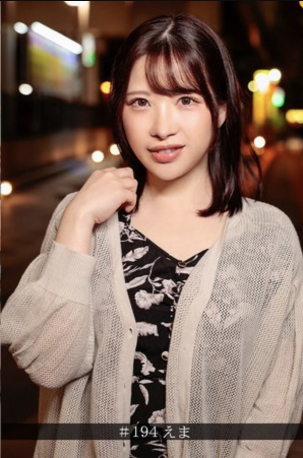 ตอนที่ผมเข้าไปจีบเธอ ความงามที่ซ่อนเร้นความเป็นมาโซคิสต์และ "อยากถูกครอบงำ" ก็ปรากฏออกมา! ผมเลียหัวนมและหน้าอกอวบอิ่มของเธอไปทั่ว → อมให้เธอจนชุ่มไปด้วยน้ำลาย → มีเพศสัมพันธ์โดยไม่ใช้ถุงยางอนามัยและเธอก็ถึงจุดสุดยอดอย่างบ้าคลั่ง → เธอมีสีหน้าแห่งความสุขเมื่อผมหลั่งน้ำอสุจิเข้าไปข้างใน → ผมเช็ดน้ำอสุจิที่ไหลออกมา → ผมเลียหัวนมของเธอและช่วยตัวเองให้เธออย่างรวดเร็วจนเธอหมดสภาพไปเลย 555