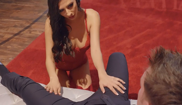 Gianna Dior ทำตัวเงี่ยนบนพรมแดง