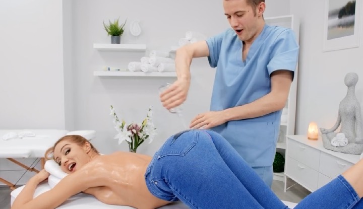 [Limited Express] The Female Client Who Came to Get a Massage in Wearing Wearer's Jeans~