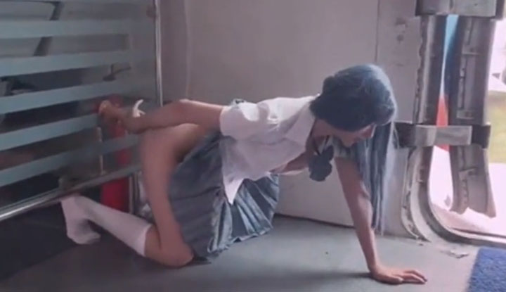 淫蕩妹子玩炮機