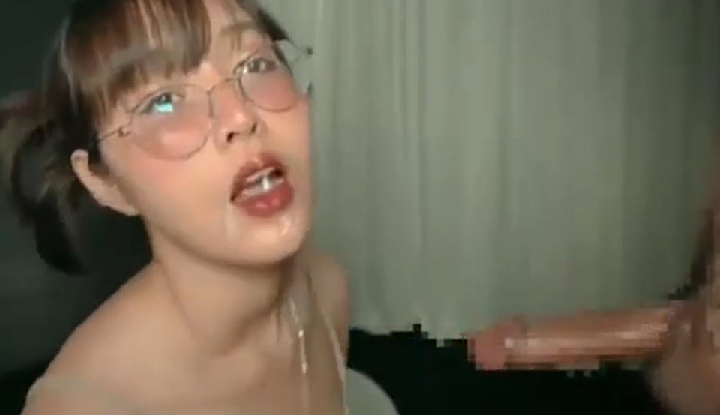 [泰國] 眼鏡美女左右各一根大屌被射滿臉好享受