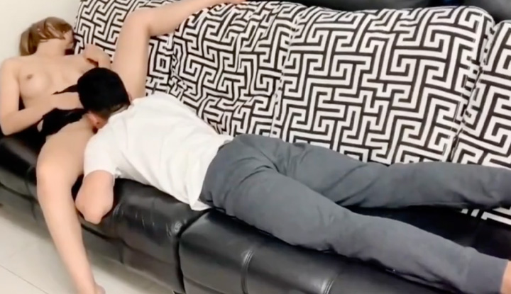 [台灣] SWAG lovesisi～Mencium seluar dalam secara sembunyi-sembunyi️ mengalami pengalaman yang menarik. Selepas kawan wanita cantik mengesan dia mencium seluar dalamnya secara sembunyi-sembunyi, dia tiba-tiba mendapat 20 minit kebahagiaan yang luar biasa!