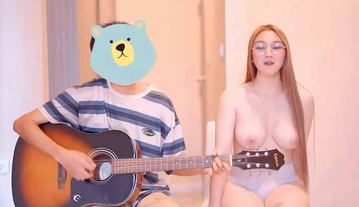 [Thailand] Busty beauty, bewtifull~ Seeking fans to accompany me in singing a song.