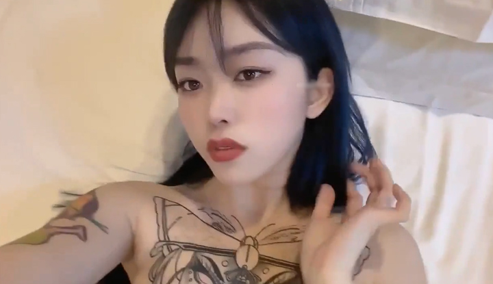 Capture intimate, high-resolution photos of the internet celebrity and the beautiful model - waiting for you to focus on the bed with nothing left.