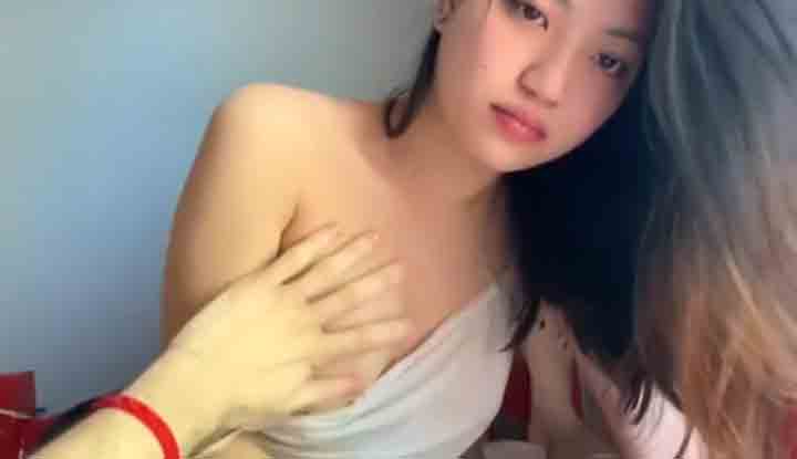 [Taiwan] Couple having sex and recording themselves asks the girl if the guy's penis is big enough. After ejaculating, the girl requests to continue having sex.