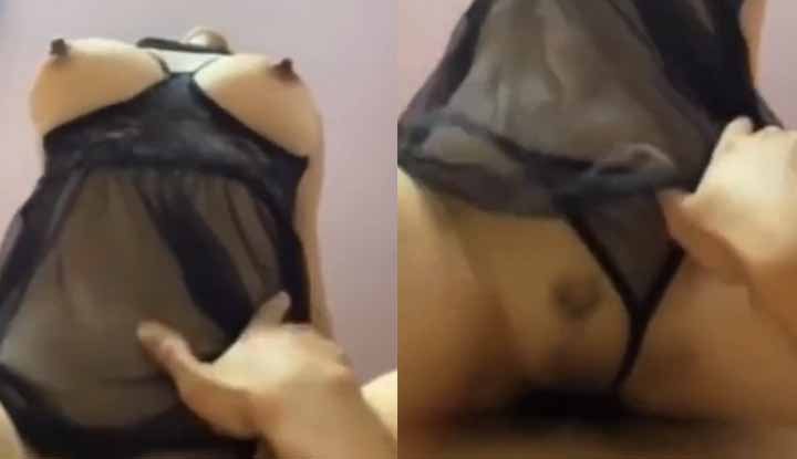 [Thailand] The couple had sex and took a selfie, and the boyfriend took a picture of the big breasts shaking while riding~