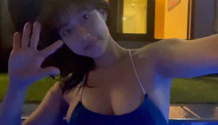 [Korea] When there is no one in the middle of the night~ I want to secretly swim naked