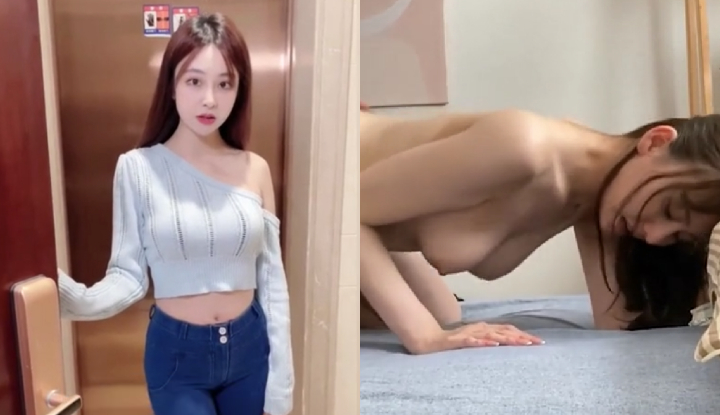 I called my little sister to play with me at home, I didn't expect my little sister to have a dick-playing service