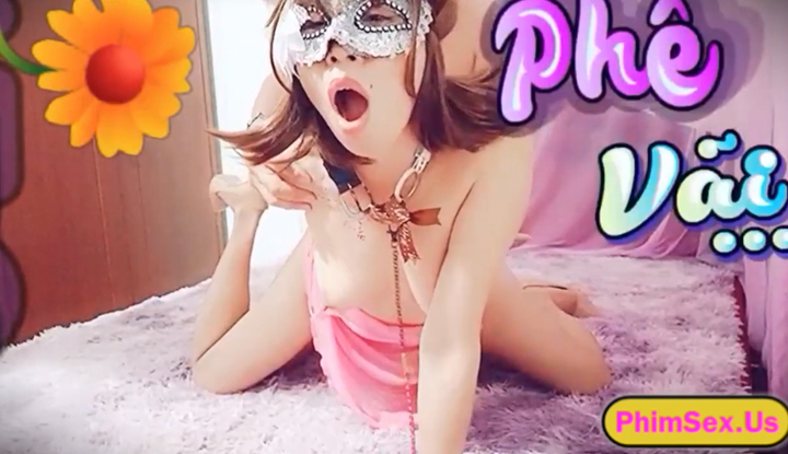 [Vietnam] The masked beauty has snow-white skin, allowing men to control her from behind and continuously engage in intense collisions~