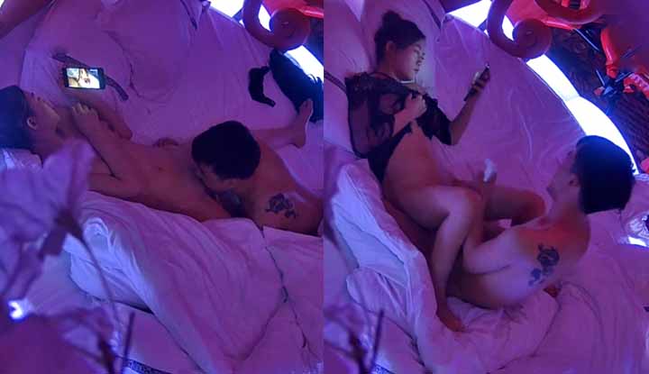 情趣酒店偷拍模特身材富家小姐，黑絲情趣誘惑一邊看淫片一邊讓夜店鴨男舔屄侍候～