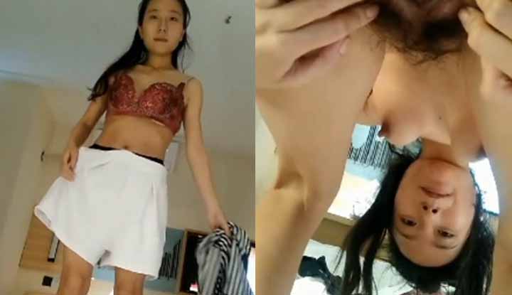 Local Internet celebrity Fu Xiaoyuan stripped naked to take a selfie in a lewd pose, bending over naked and revealing her pussy and breasts~