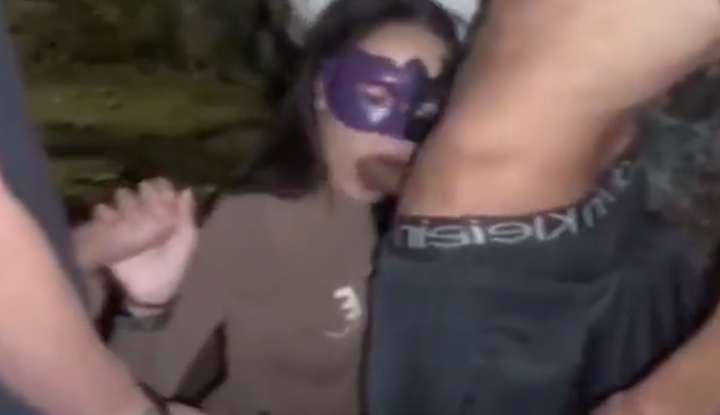 [歐美] 蒙面妹子出任務～街頭隨機搭訕三隻大屌，把精華都榨出來才能回家！