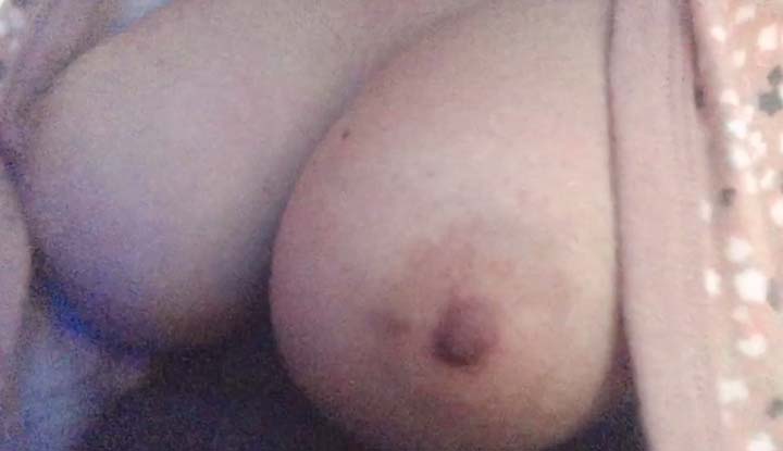 [Japan] O station deity x4271972 close-up shot of big breasts filling your screen