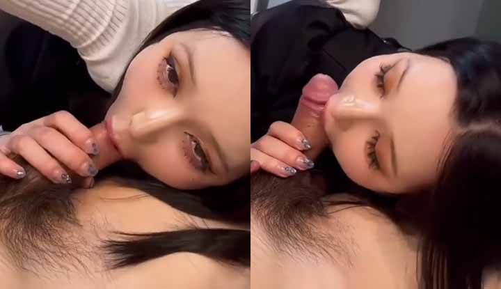 Rakan seks yang rakus melihat zakar besar dan terus menghisap dengan penuh nafsu tanpa mahu melepaskannya.