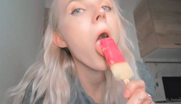 [Châu Âu và Châu Mỹ] Hỡi trạm trưởng ôi_em yêu ~ Đã lâu rồi em không quan hệ tình dục và nhìn thấy cây gậy là em muốn liếm nó