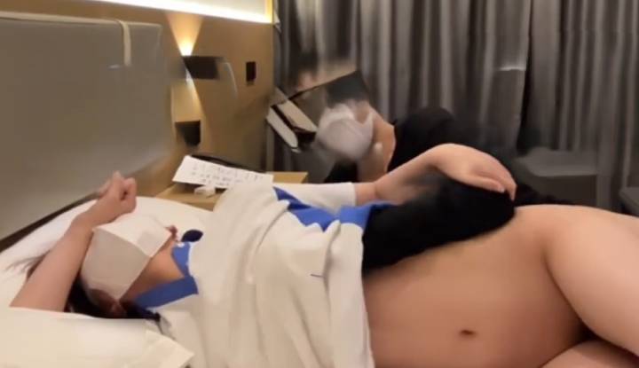 Tôi đã trả tiền cho bạn Hãy đến kịp thời và để tôi tự giải quyết.