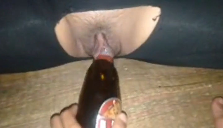 Địt vào lồn bạn gái, âm vật của cô ấy đẹp, đáng để liếm, được đụ cho đến khi tinh dịch lấp đầy âm vật của cô ấy, rên rỉ cực độ khoái cảm.