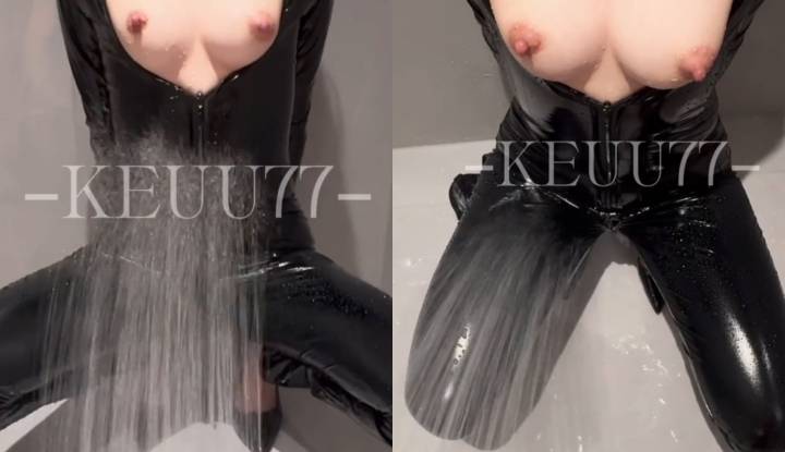 Clean the dirty big-breasted flesh toilet in the house.