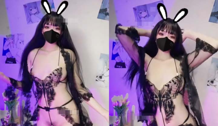 กระต่ายซนๆตัวหนึ่งแต่งตัวด้วยชุดชั้นในเซ็กซี่ กำลังเต้นอย่างยั่วเย้าด้วยผ้าบางๆ นมเล็กๆของเธอเกือบจะเด้งออกมา