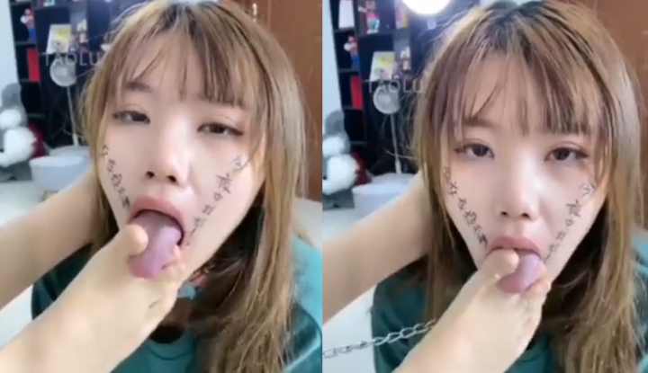 เทพธิดาแห่งความเปรียบต่างถูกทำให้เสียศักดิ์ศรีและถูกฝึกฝนโดยนางเอกที่เล่นกับลิ้นหื่นๆของสาวชั่วตัวจิ๋ว