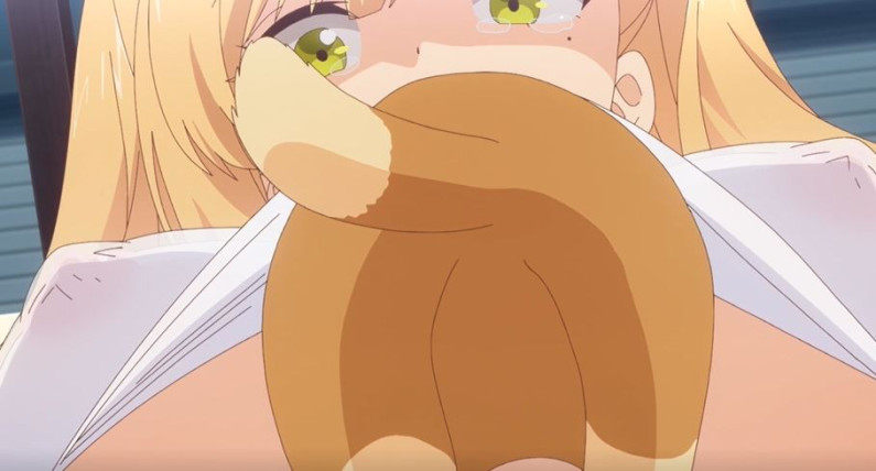 Anh vô tình biến thành một con chó và được cô gái anh thích mang về nhà. 05