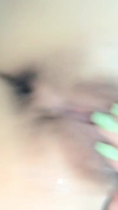 高颜值美女丑曦抖臀诱惑收费秀 苗条身材翘着屁股摇摆非常诱人近距离特写逼逼 很是诱惑不要错过