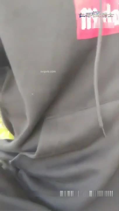 性感嫵媚少婦和小鮮肉男友公園門口露出