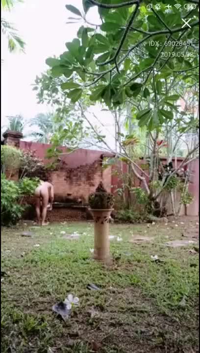 Mlive girl completely naked at home - XVIDEOS.COM