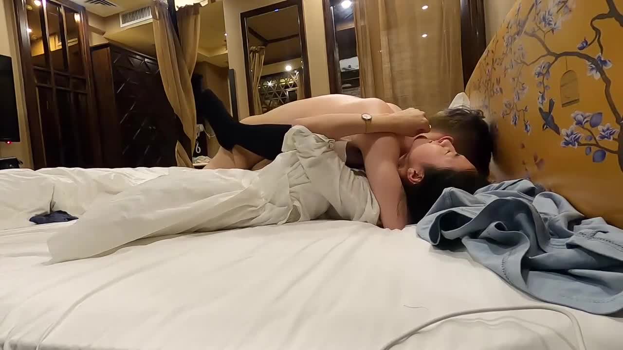 พาเมียเข้าโรงแรม นานๆที