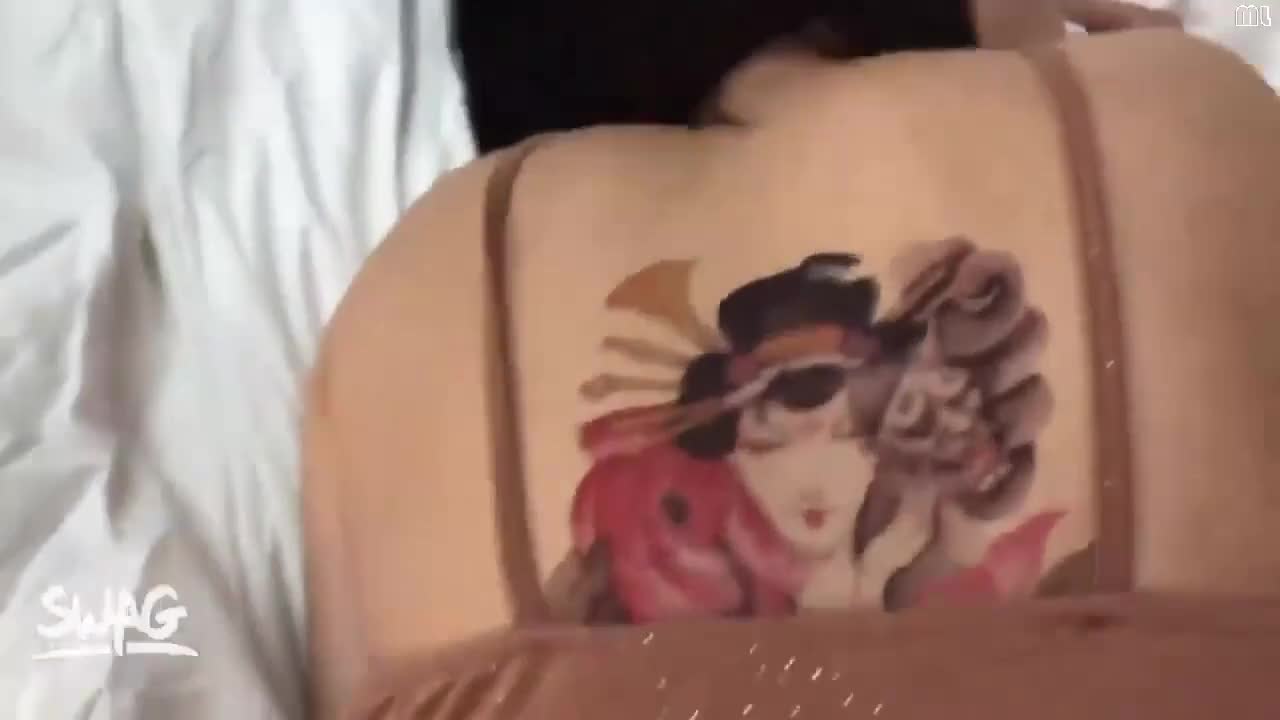 台湾SWAG_alinbabe_有著最大亮點美乳18歲女孩_中場休息後繼續打內射砲