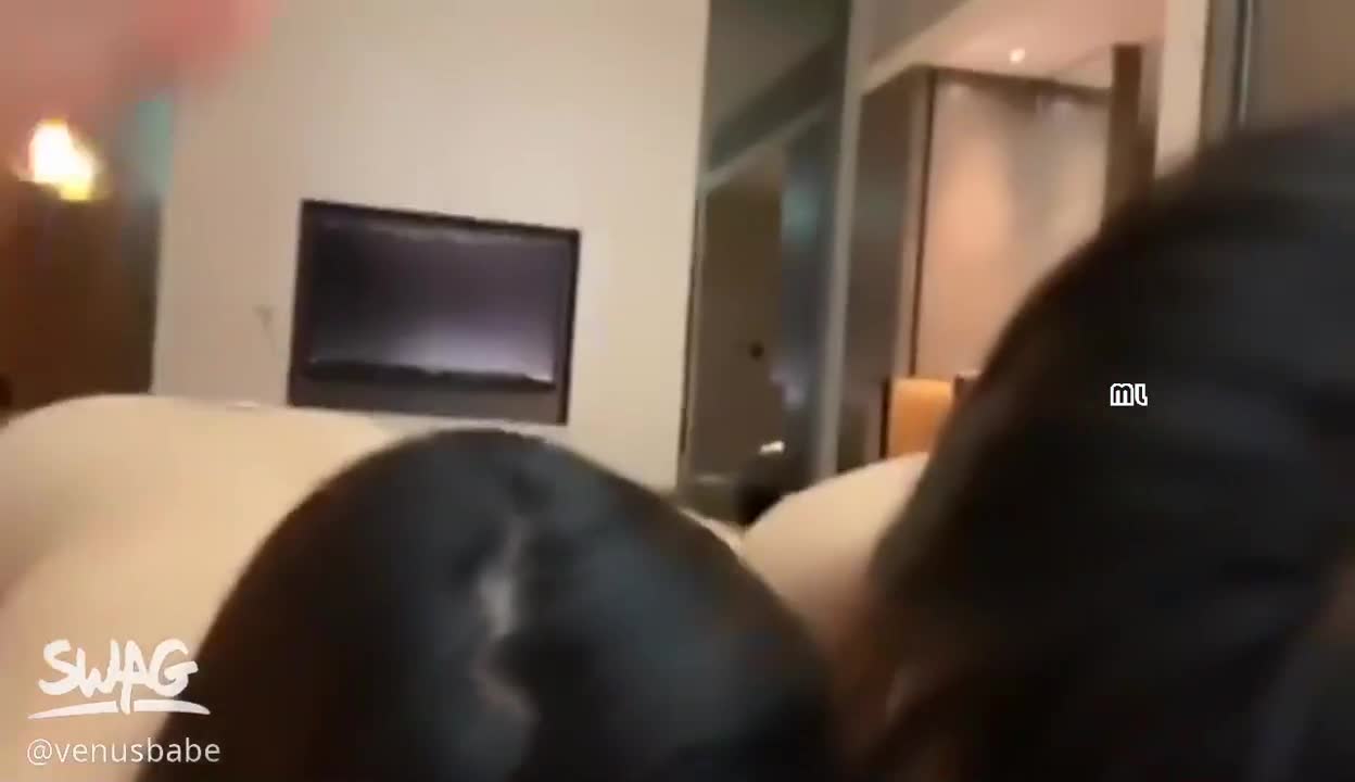 台湾SWAG_venusbabe_姊妹丼的诱惑_舌头运用得很好很有技巧