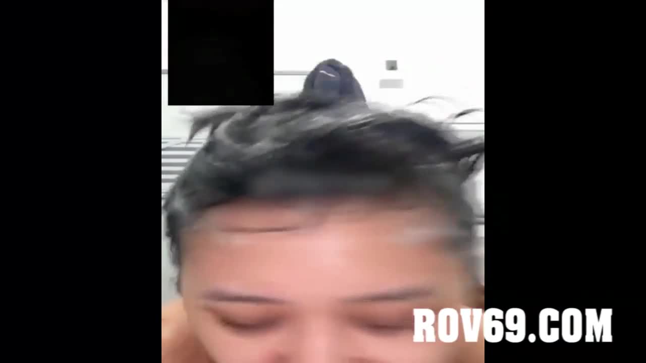 เมียหน้าเด็กอมควยให้_วิดีโอคอลเปิดกล้องตอนอาบน้ำ_คลิปหลุดเสียงไทย