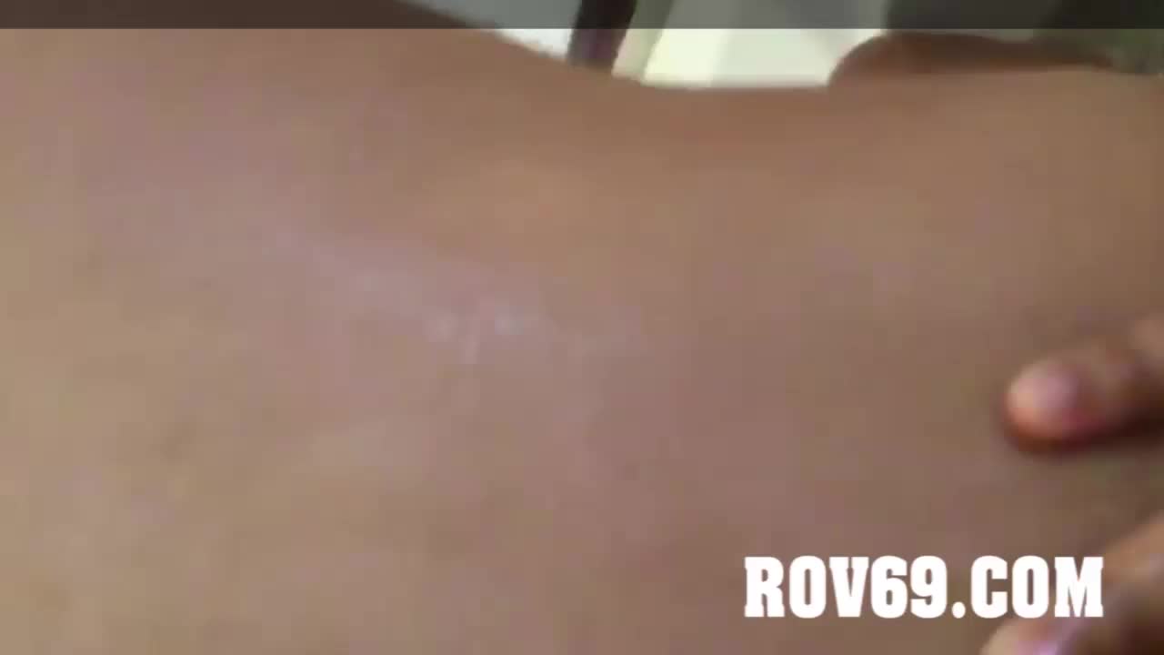 คลิปหลุดทางบ้านผอ.นัดเย็ดอาจารย์สาวในม่านรูด_คลิปโป้เสียงไทย