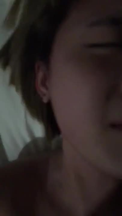 เยน้องคนสวยนมใหญ่ ดึงมือไม่ให้ปิดหน้า