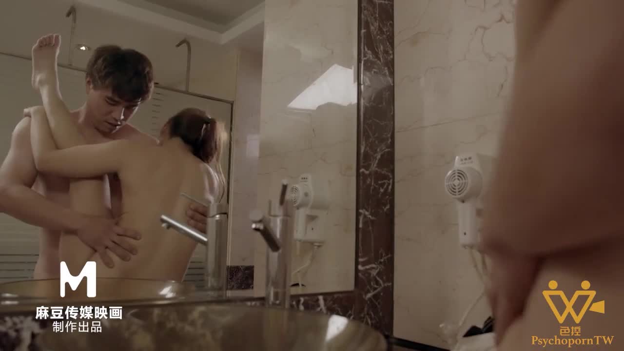 被壓在玻璃墻上的那一晚