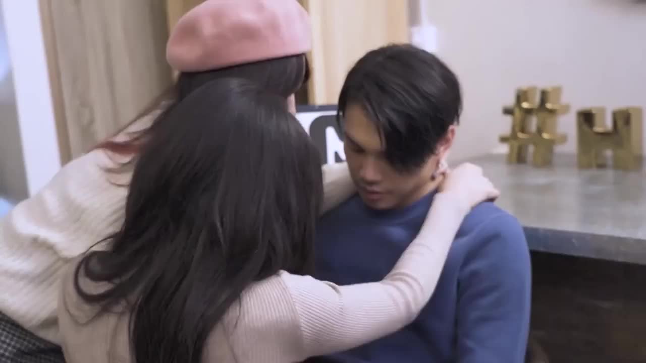 Promiscuous 3P Reunion Hot Pot