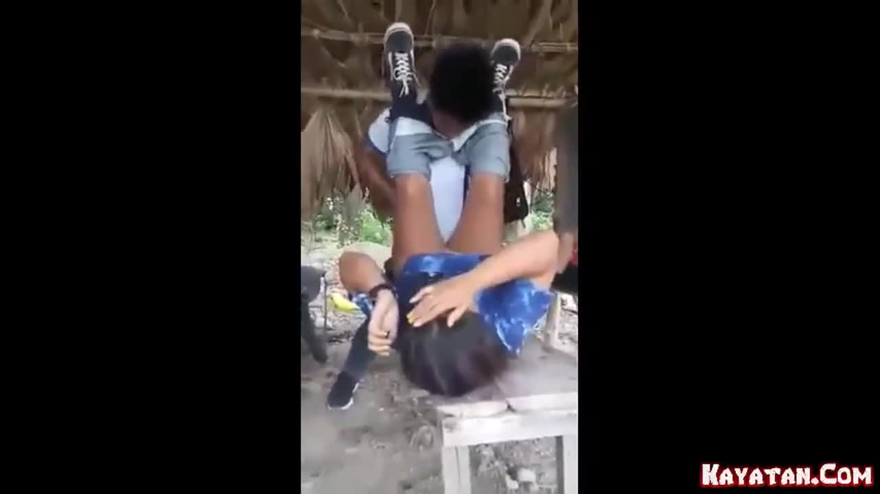 New viral scandal sa kubo tabi ng kalsada