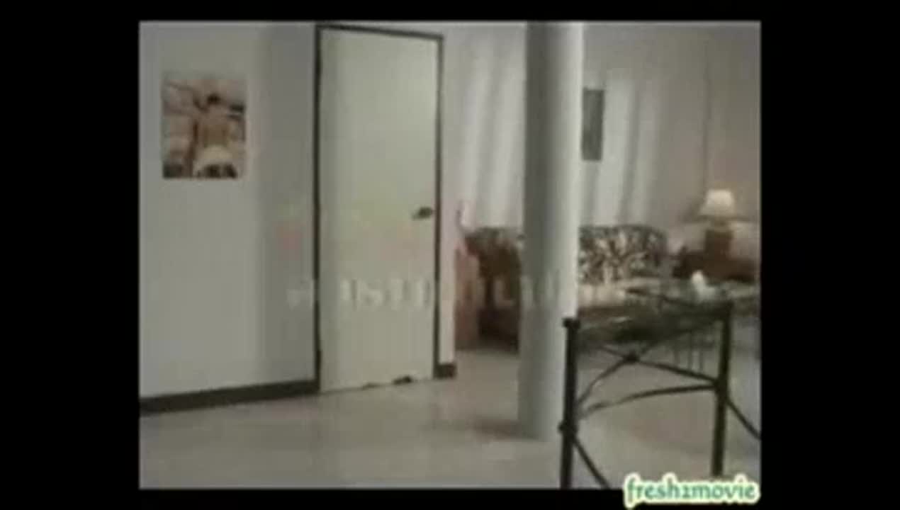 หนังโป๊ไทยเก่า สาวใช้ขี้เหงา สาวใช้ร่านหุ่นเซ็กซี่ นายจ้างมาดูแลบ้านแต่แอบมีอะไรกับสามีเพี้ยนของเมีย แอบมีอะไรกันที่บ้านทุกวันเวลาที่เมียไม่ได้สนใจ เรียกให้นวดตอนร่าน นวดนิดหน่อย แล้วก็จับแล้วเย็ดจิ๋ม หนังโป๊ หนัง 18 คลิปหนังโป๊ คลิปหลุดINWPORN.