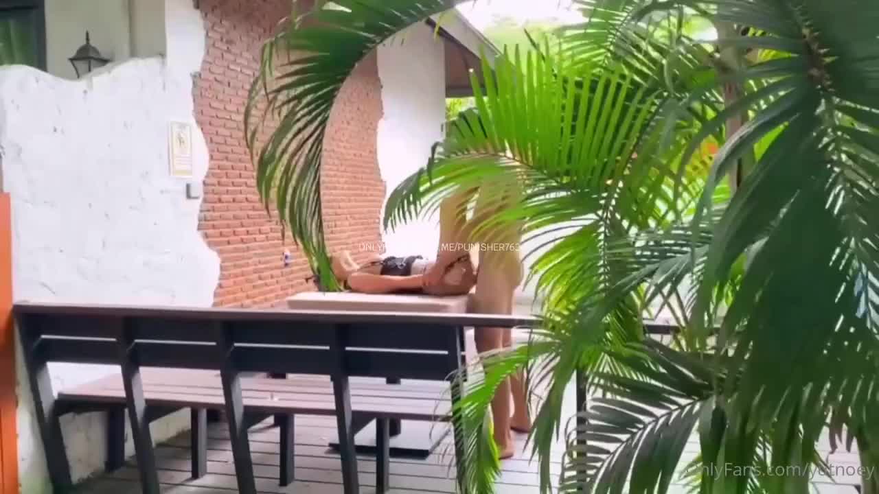 น้องเนยโดนเย็ดนอกบ้าน ยุทธเนย สาวหน้าอกใหญ่ กำลังมีเซ็กส์กับหนุ่มโสดสุดแกร่ง ทั้งคู่โดนเย็ดอย่างดุเดือด ร้อนแรงด้วยตัณหา Onlyfans ลากเธอมาหน้าห้องแล้วเย็ดกันนอกบ้าน ยืนเย็ด เย็ดแรง หุ่นดี เย็ดเพื่อความสนุก เย็ดอย่างมีความสุขนอกบ้าน หนังโป๊, หนัง 18+, คลิปโป๊, คลิปหลุด INWPORN3.COM